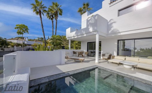 Apartment in Estepona, Andalusia, Spain 1