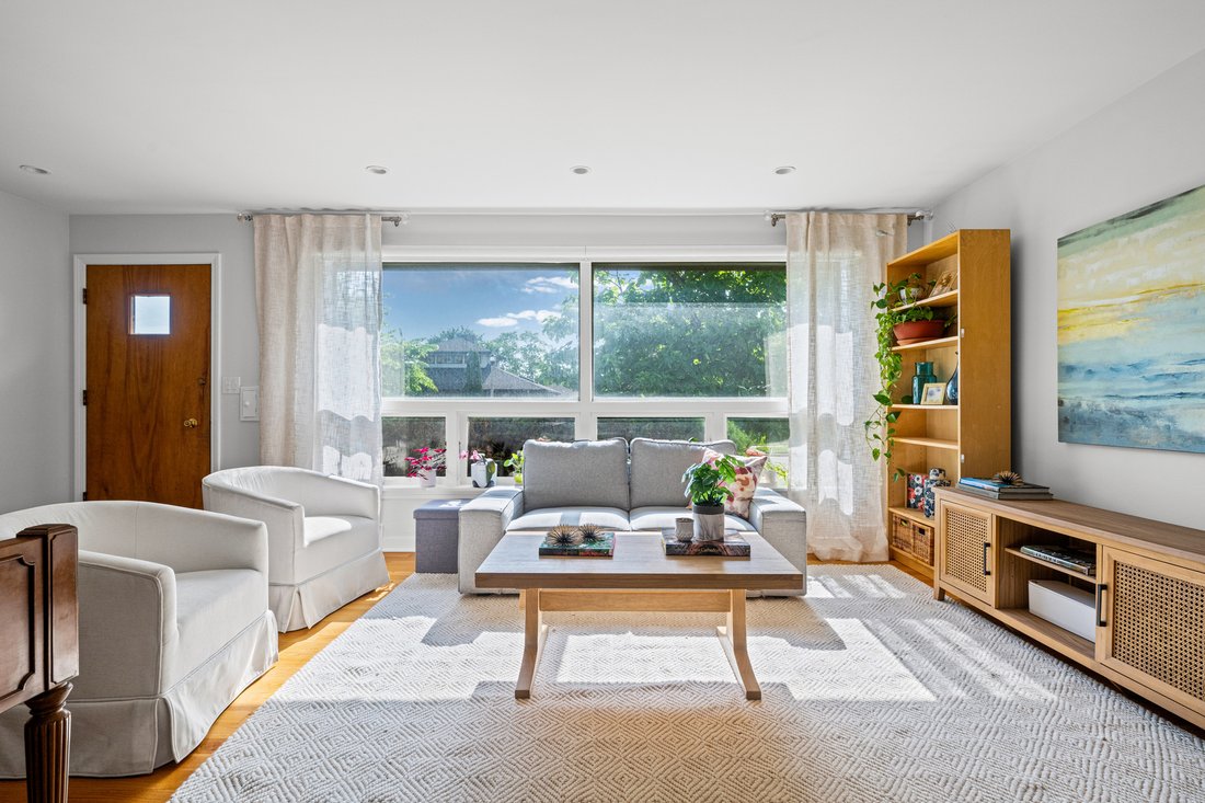 House in Skokie, Illinois, United States 4 - 18363079