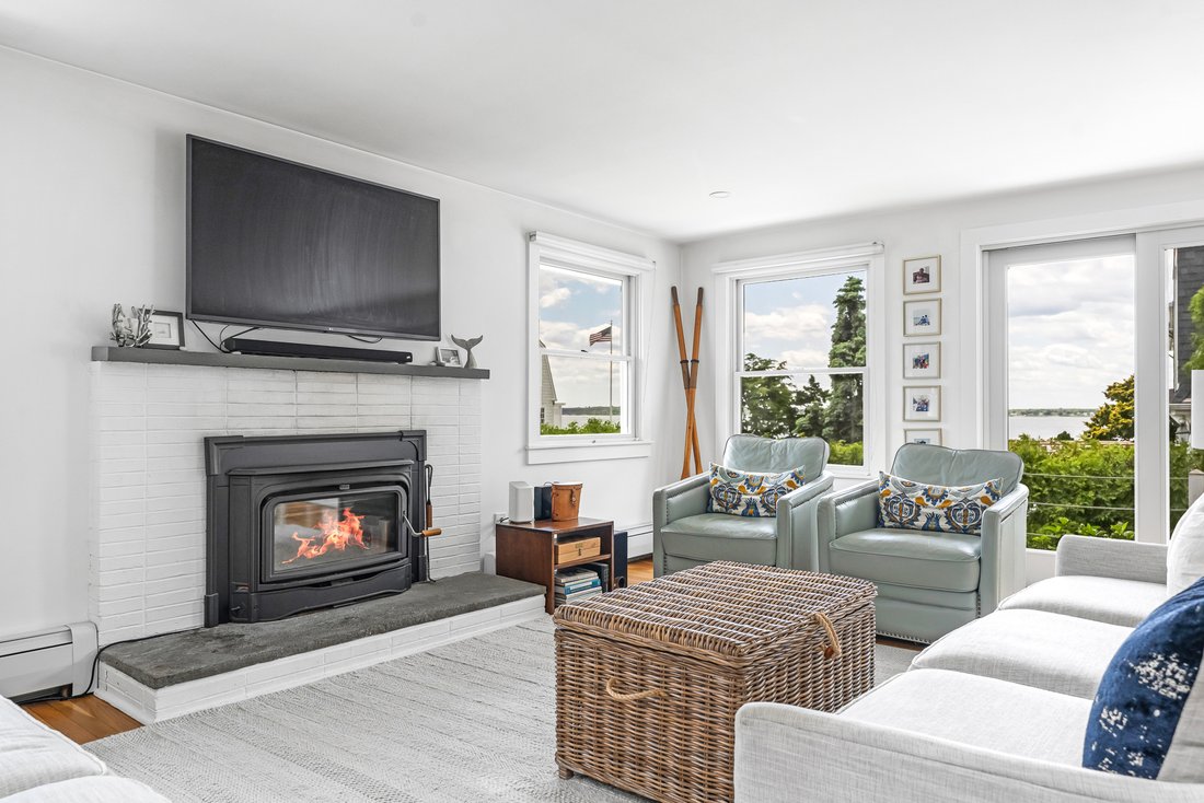 House in Barrington, Rhode Island, United States 4 - 18364473