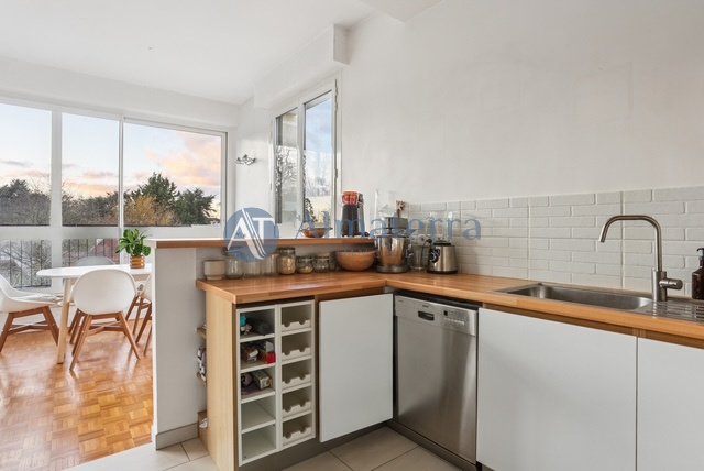 Apartment in Côte Saint Louis, Garches, France 4 - 18365867