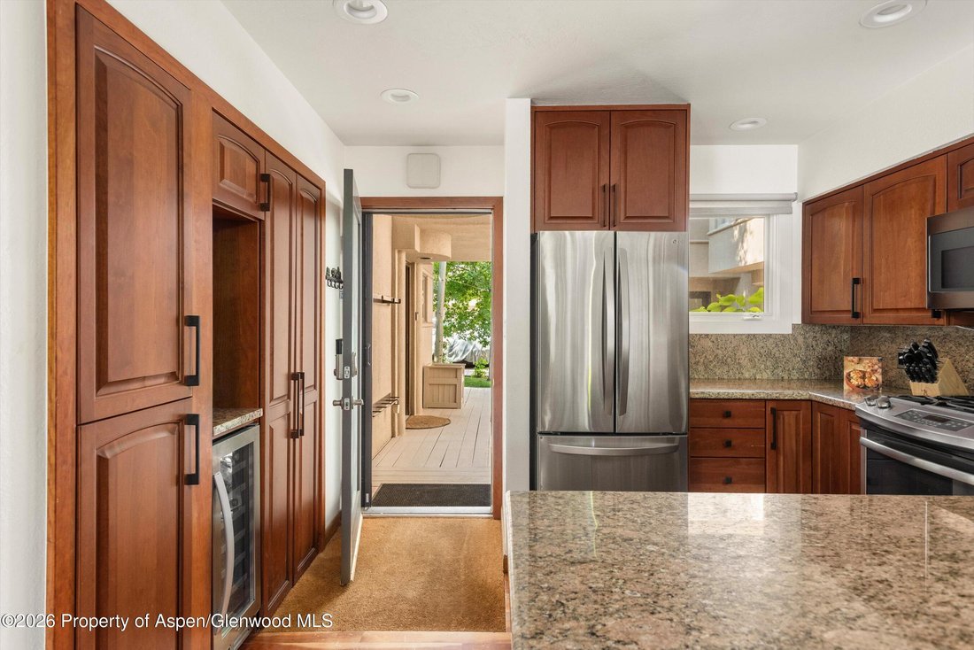 Condo in Aspen, Colorado, United States 4 - 18365429