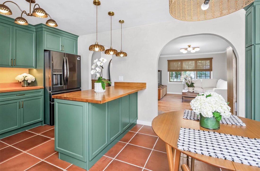 House in Hampton Bays, New York, United States 5 - 18361686