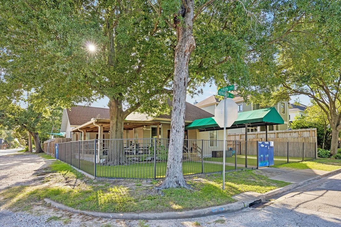 House in Houston, Texas, United States 3 - 18362422