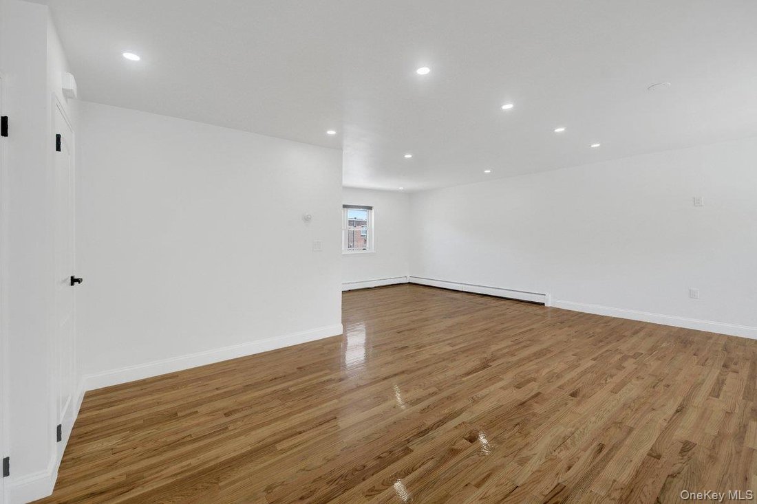 House in New York, New York, United States 4 - 18362457