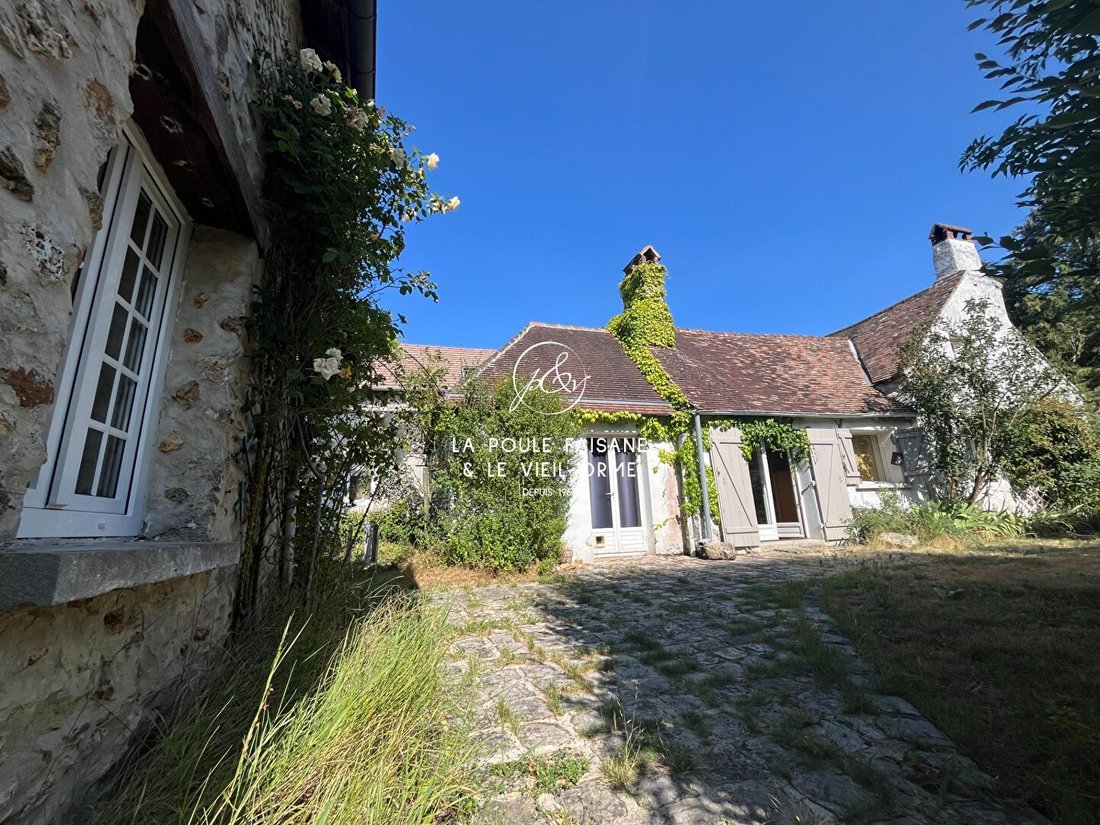 Casa en Poigny-la-Forêt, Isla de Francia, Francia 1 - 18363534