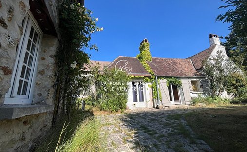 House in Poigny-la-Forêt, Ile-de-France, France 1