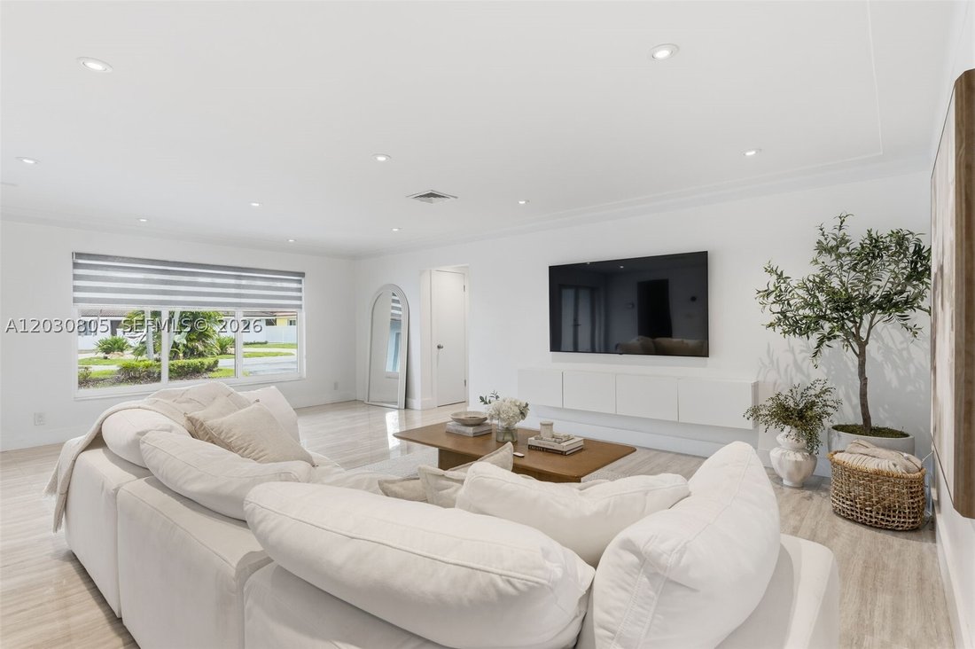 House in Hialeah, Florida, United States 4 - 18078690