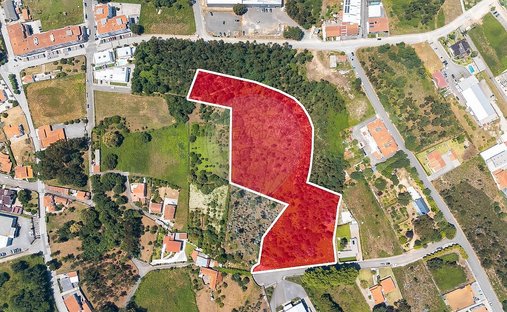 Land in Oliveira de Azemeis, Santiago de Riba-Ul, Ul, Macinhata da Seixa e Madail, Aveiro District, Portugal 1