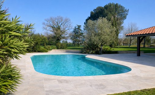 Estate in Bazas, Nouvelle-Aquitaine, France 1