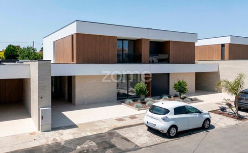 House in Turiz, Braga, Portugal 1