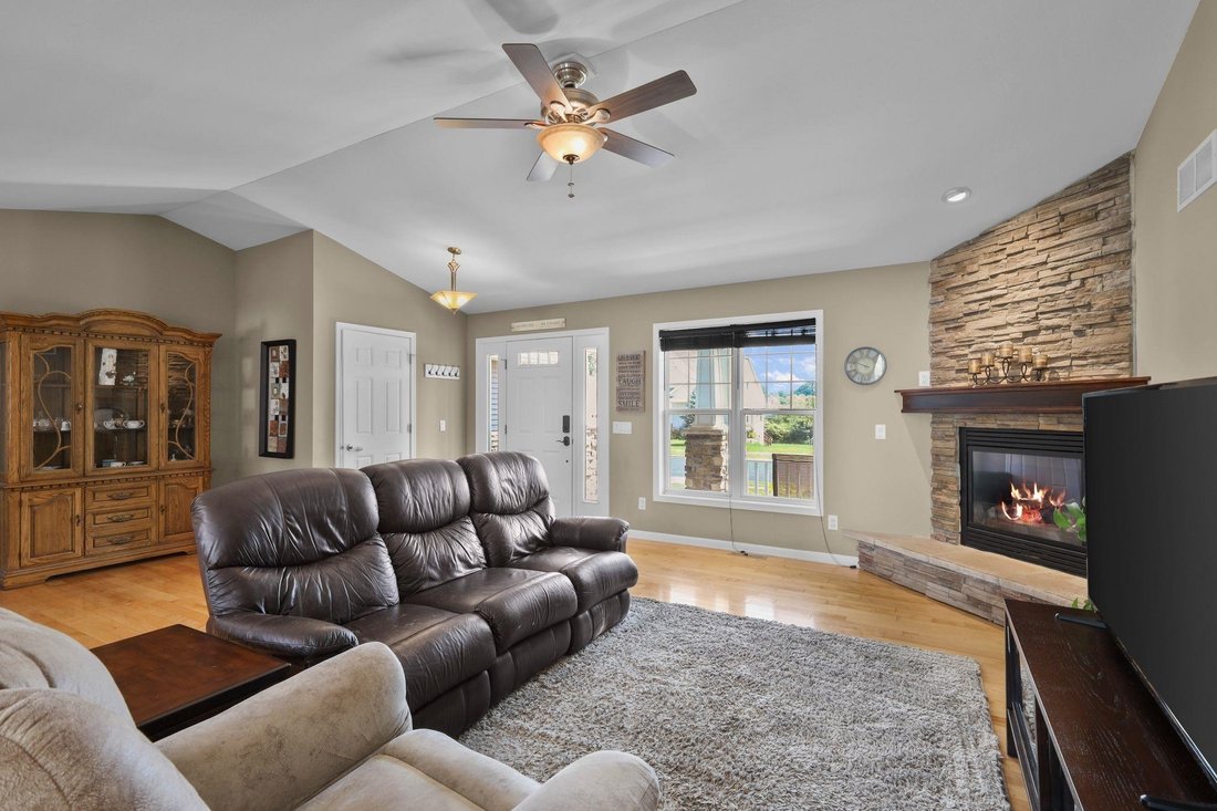 House in Cottage Grove, Wisconsin, United States 5 - 18364963