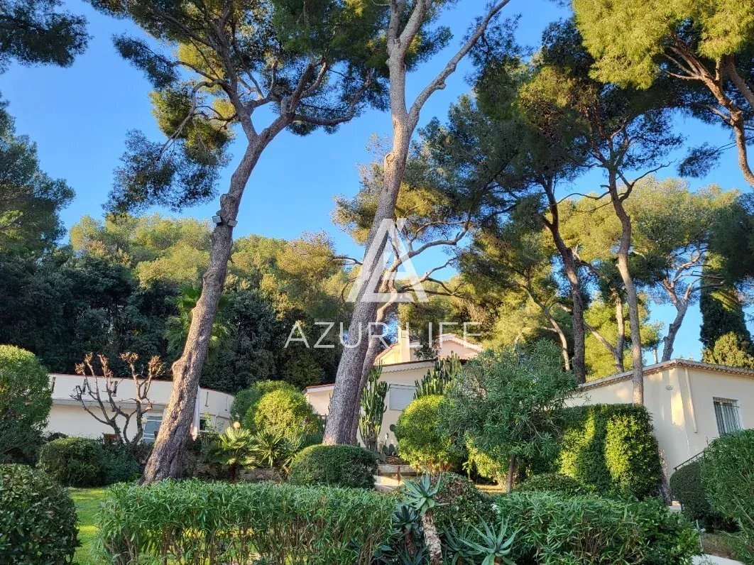 Villa in Saint-Jean-Cap-Ferrat, Provence-Alpes-Côte d'Azur, France 3 - 18363026