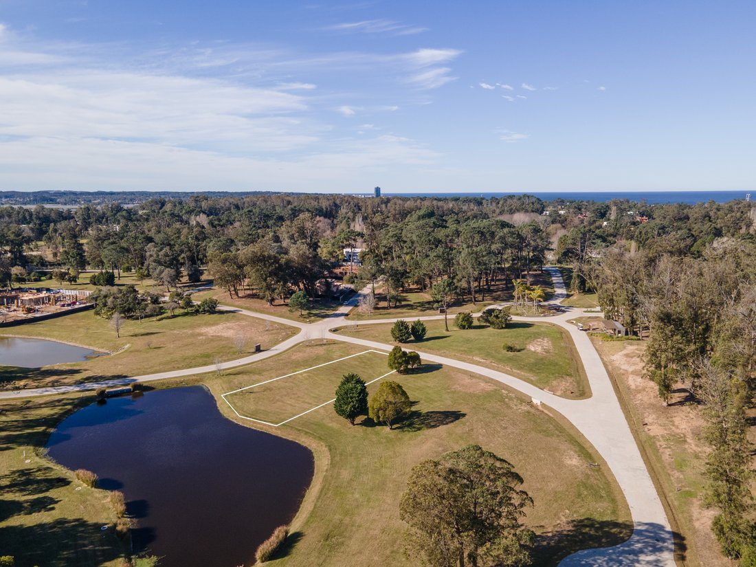 Land in Punta del Este, Maldonado Department, Uruguay 2 - 18365041
