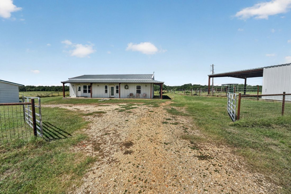 House in Thrall, Texas, United States 2 - 18366176
