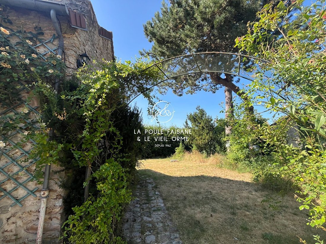 Casa en Poigny-la-Forêt, Isla de Francia, Francia 3 - 18363534