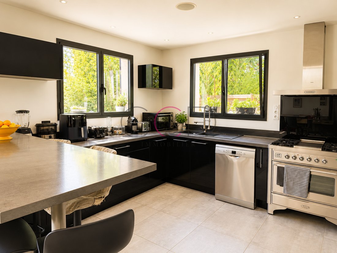 Villa in Ventabren, Provence-Alpes-Côte d'Azur, France 4 - 18362770