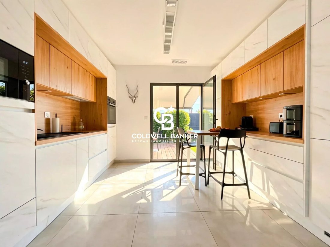 Villa in Nord Est, Andernos-les-Bains, France 3 - 18363667