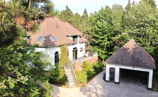 House in Allouez, Michigan, United States 1