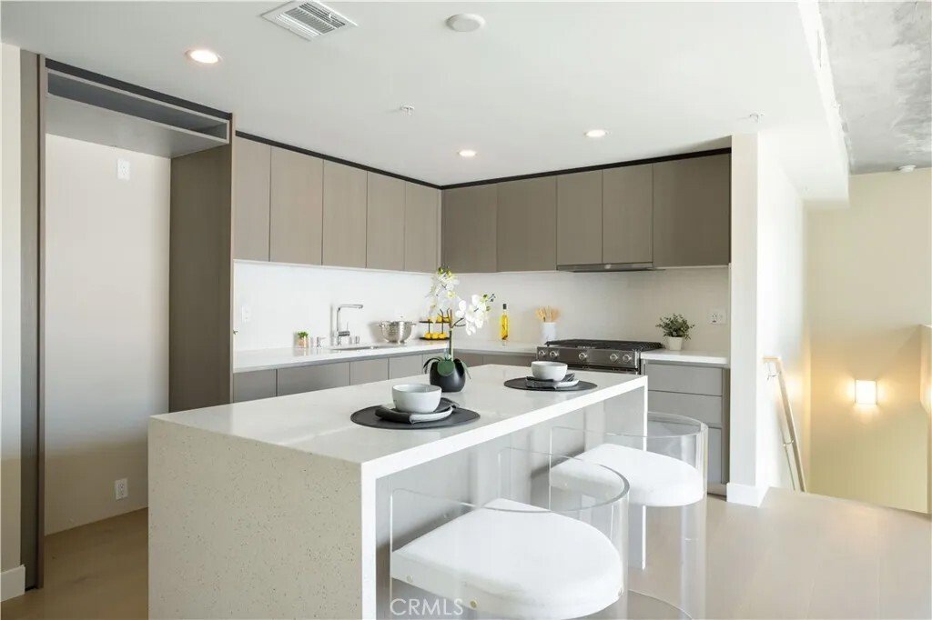 Condo in Altadena, California, United States 4 - 18366221