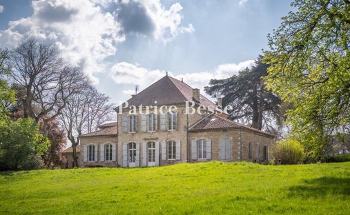 House in École Paul Bert-Lycée Bernard Palissy, Agen, France 1