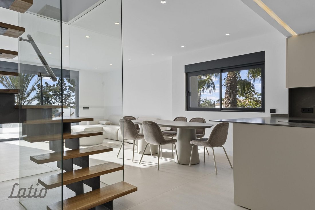 Apartment in Estepona, Andalusia, Spain 2 - 18363914