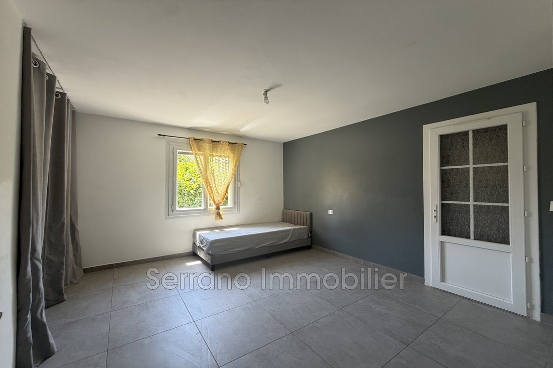 Villa in Châteaurenard, Provence-Alpes-Côte d'Azur, France 2 - 18363996