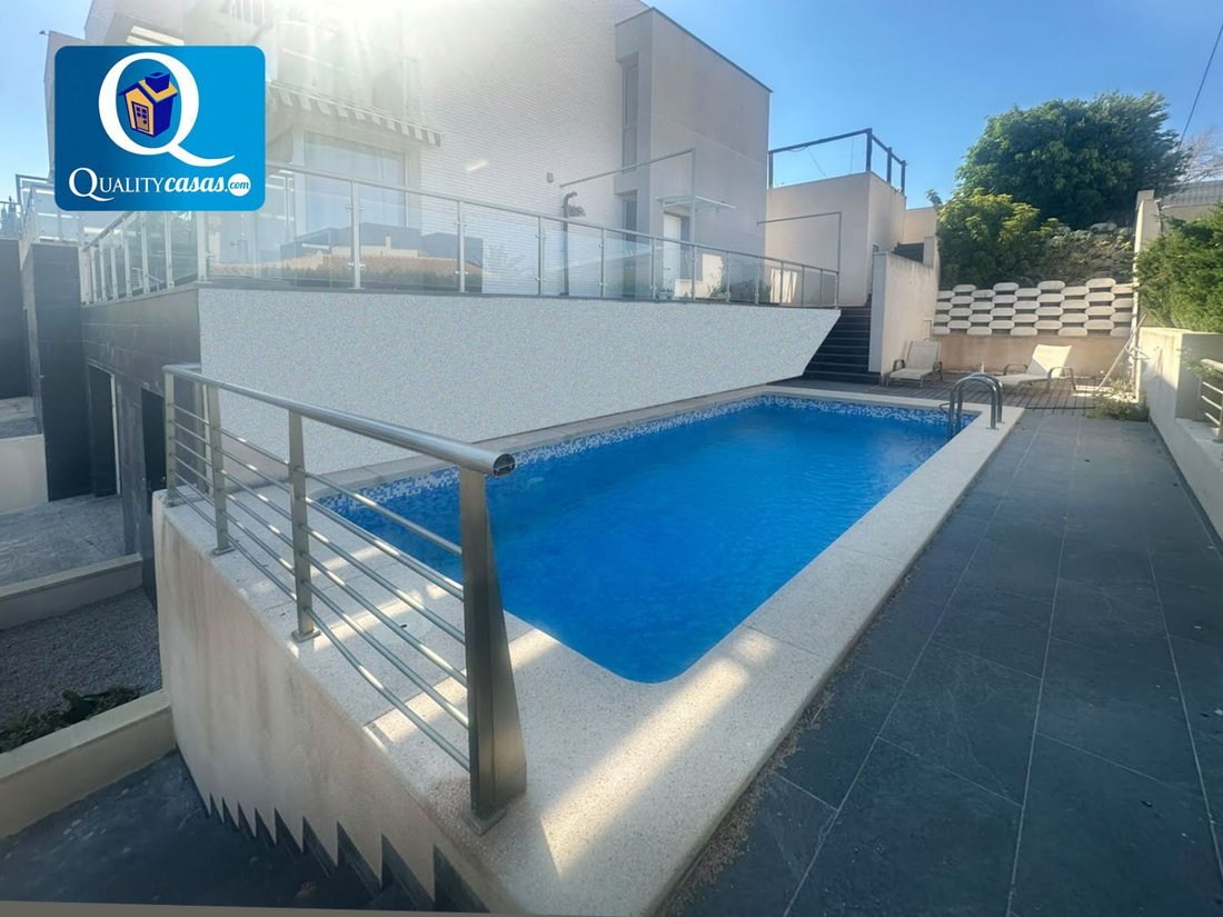 Villa in la Vila Joiosa / Villajoyosa, Valencian Community, Spain 1 - 18367122