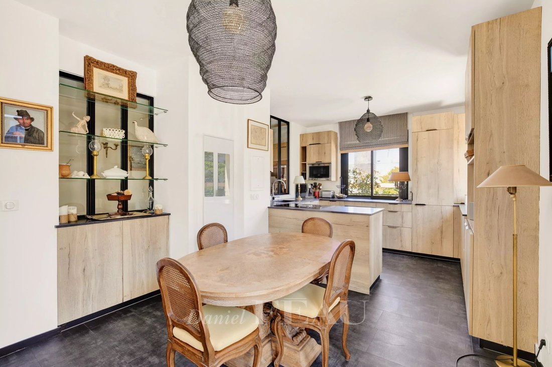 Apartment in Saint-Cloud, Ile-de-France, France 3 - 18364150