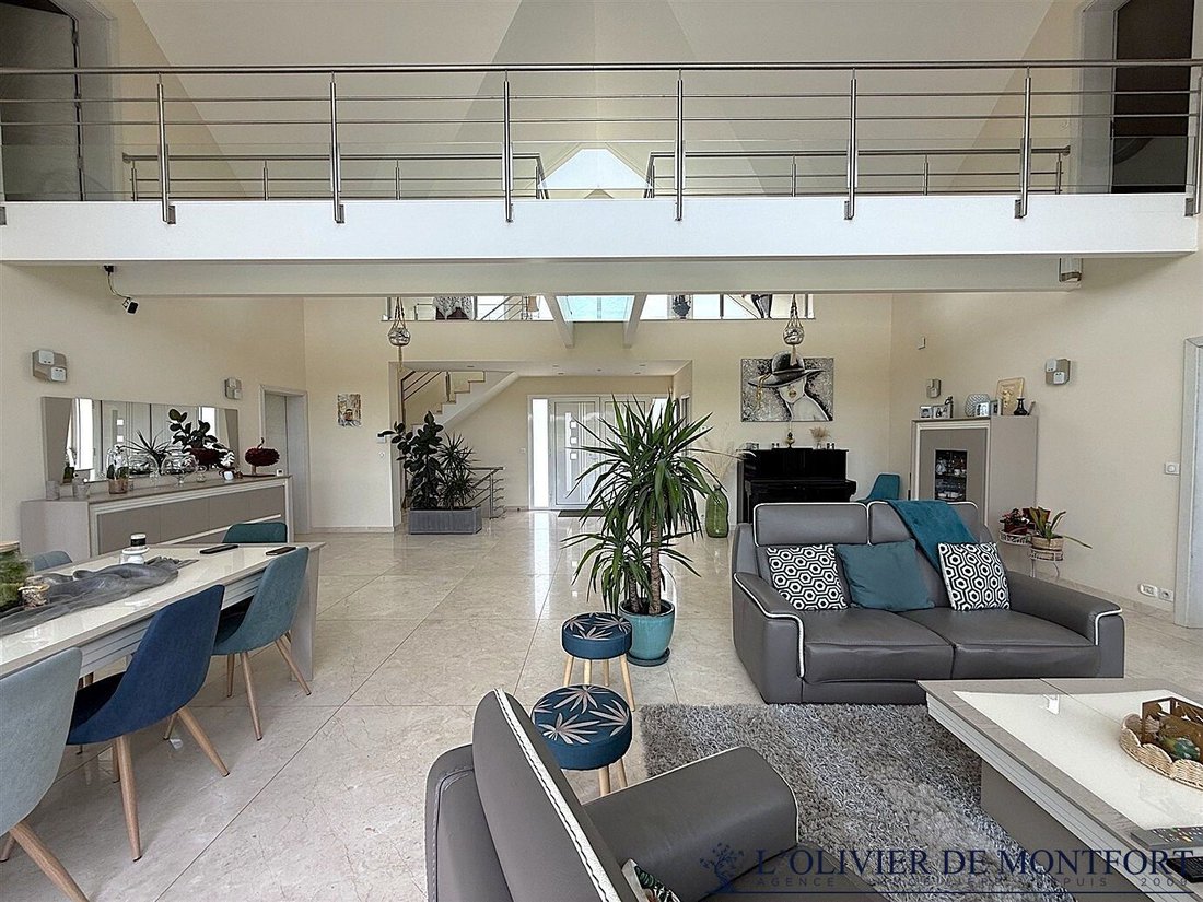 House in Montfort-l'Amaury, Ile-de-France, France 4 - 18363276