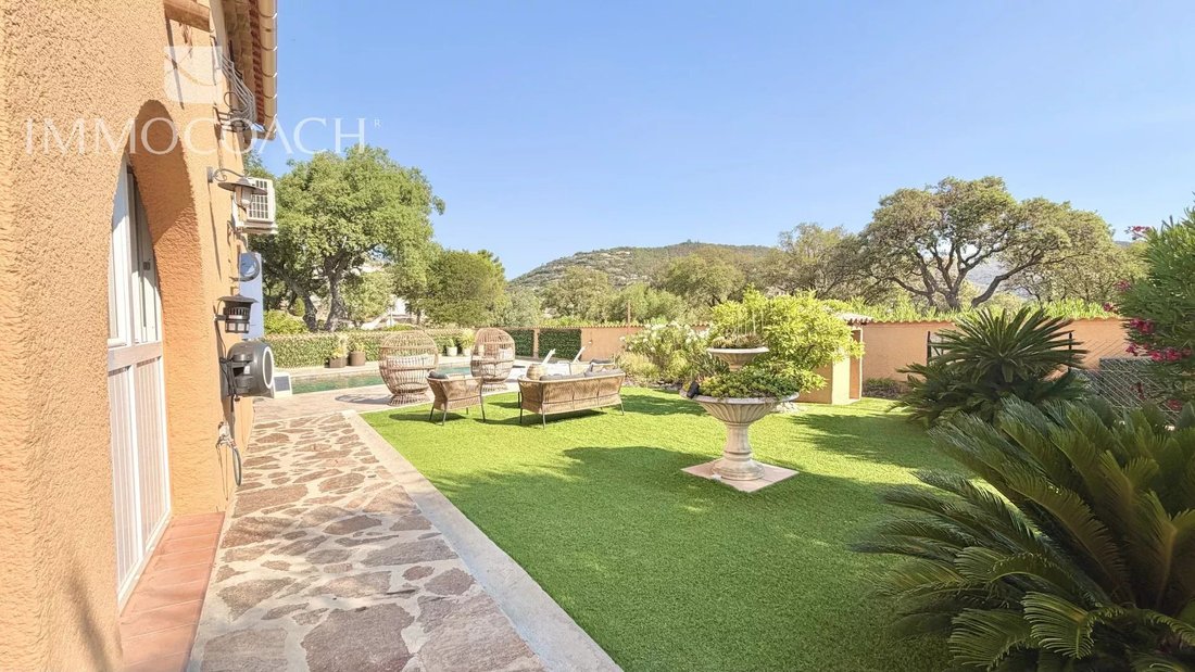 House in La Londe-les-Maures, Provence-Alpes-Côte d'Azur, France 5 - 18260340