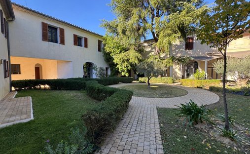 House in Camplanier, Nimes, France 1