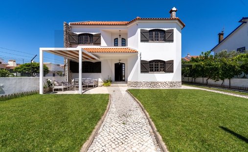 House in Moita, Setubal, Portugal 1