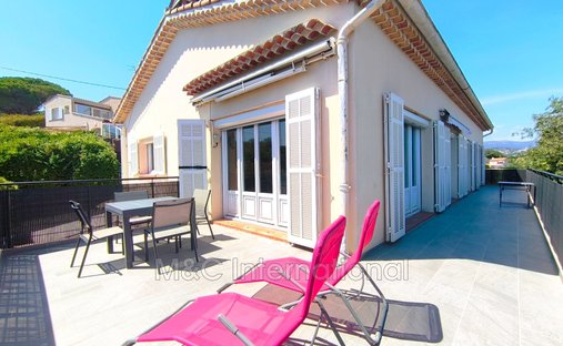 Villa in Val de Cagne-Colline Route de Vence, Cagnes-sur-Mer, France 1