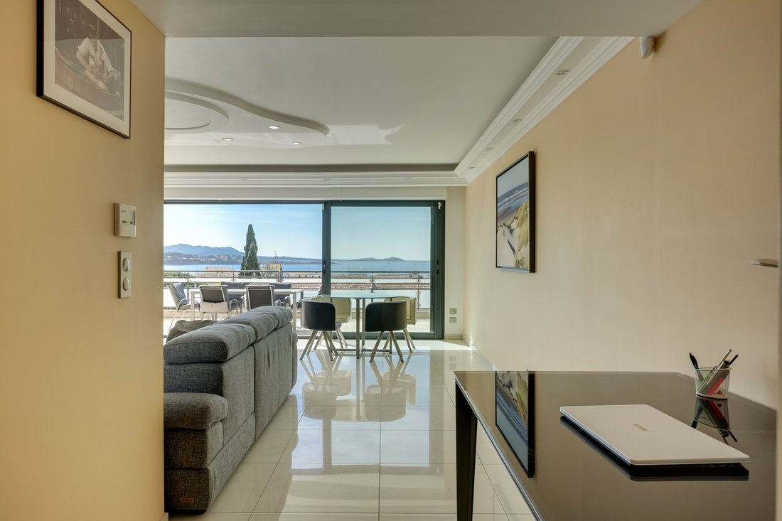 Apartment in Bandol, Provence-Alpes-Côte d'Azur, France 2 - 18363305