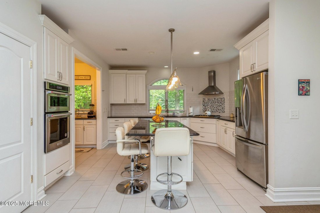 House in Colts Neck, New Jersey, United States 5 - 18369568