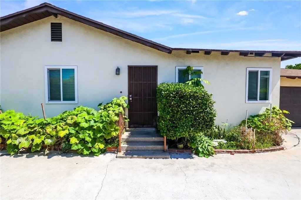 Alhambra, California, United States 2 - 18366258