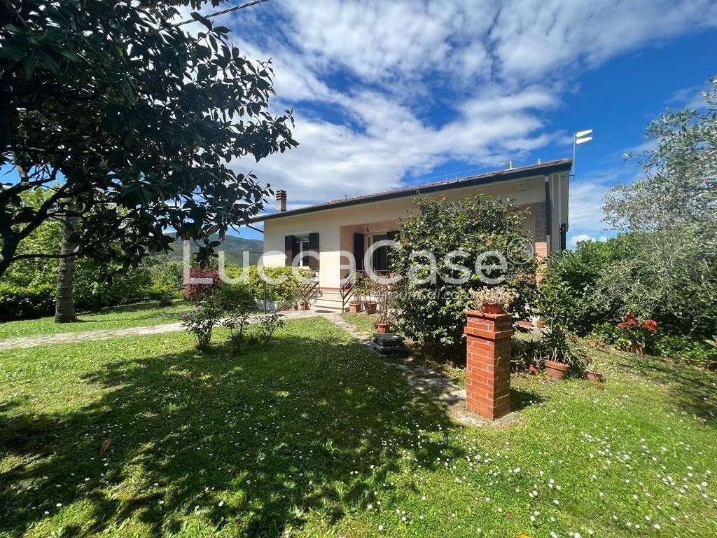 Villa in Center, Capannori, Tuscany 2 - 18362015