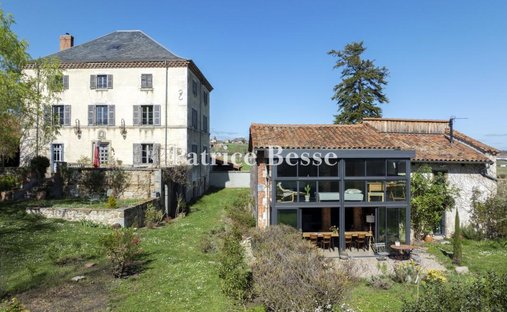 Casa a Marcilly-le-Châtel, Auvergne-Rodano-Alpi, Francia 1