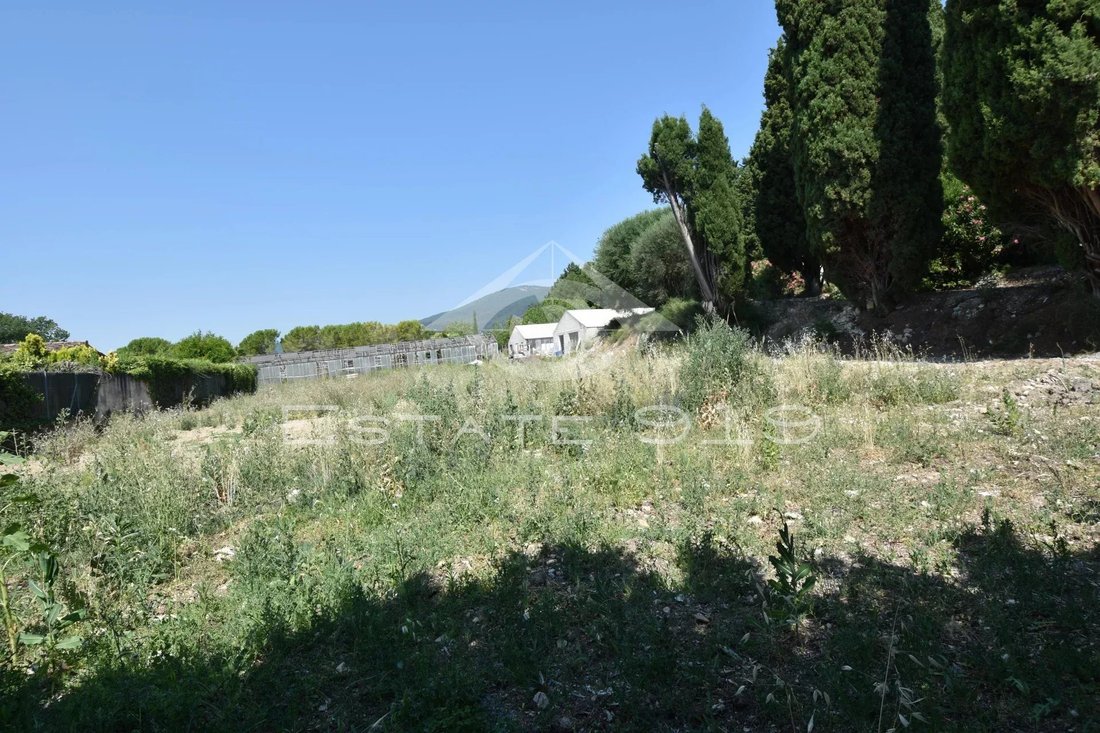 Land in Châteauneuf-Grasse, Provence-Alpes-Côte d'Azur, France 2 - 18364128