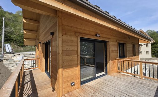 Chalet in Briançon, Provence-Alpes-Côte d'Azur, France 1
