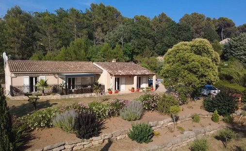 House in Villecroze, Provence-Alpes-Côte d'Azur, France 1