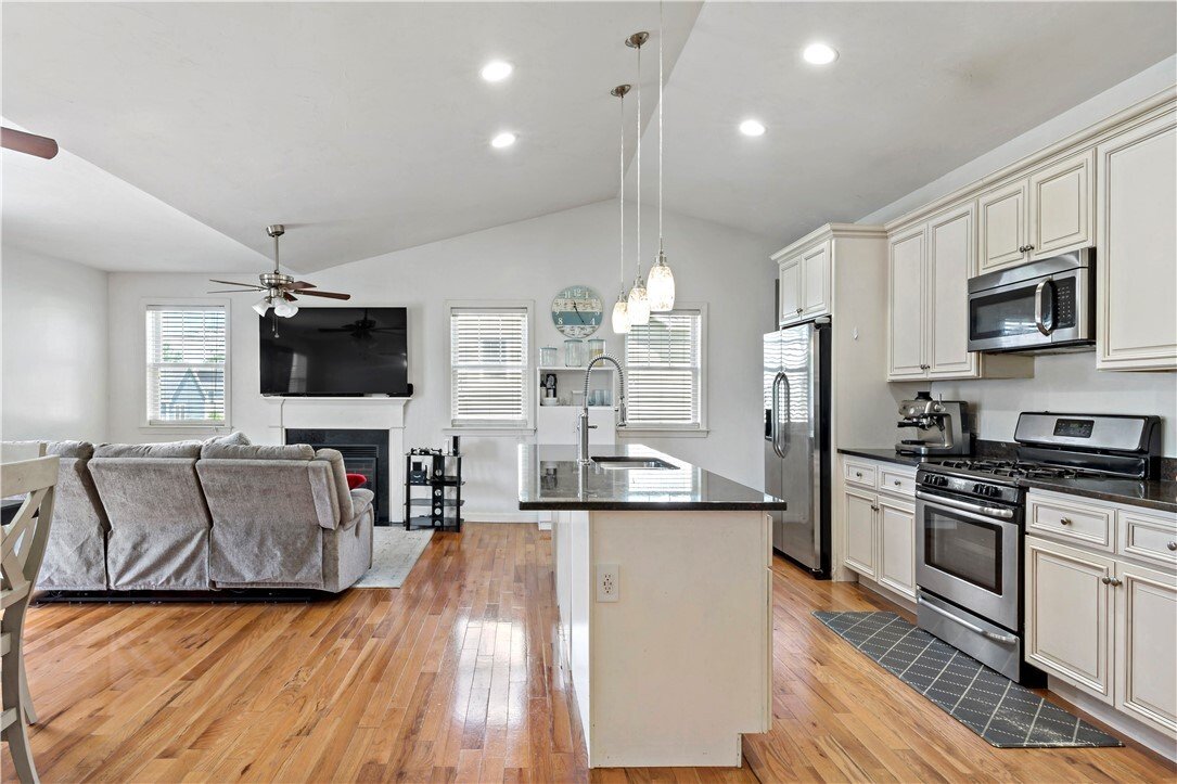 House in Woonsocket, Rhode Island, United States 3 - 18365010