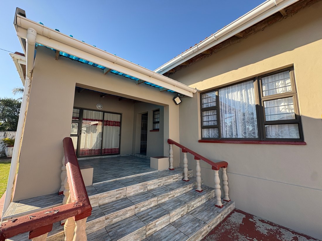 House in KuGompo City, Eastern Cape, South Africa 3 - 18369122