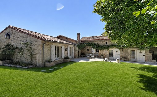 House in Champ de Mars-Bussatte-Victor Hugo, Angoulême, France 1