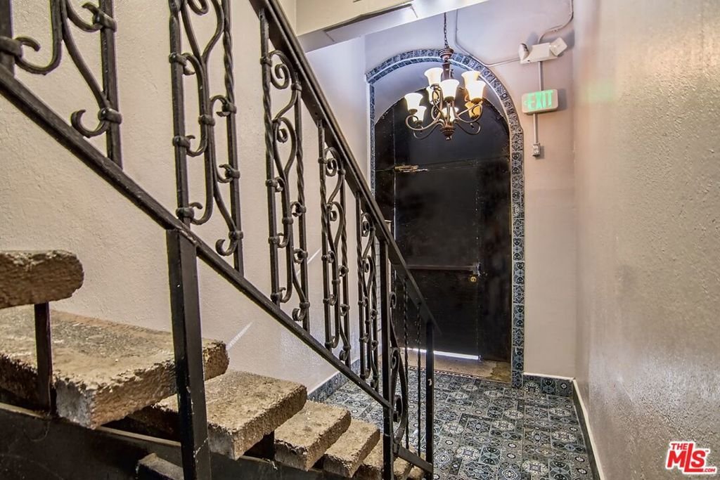 Los Angeles, California, United States 4 - 18364906