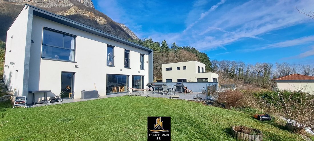 Villa in Saint-Paul-de-Varces, Auvergne-Rhône-Alpes, France 1 - 18073144