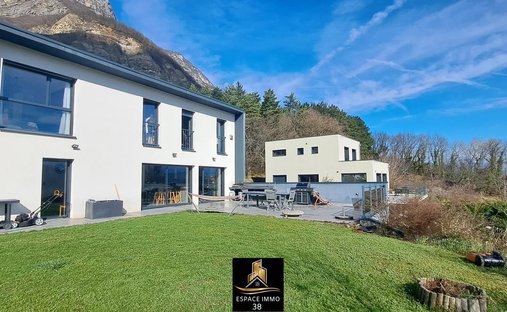 Villa in Saint-Paul-de-Varces, Auvergne-Rhône-Alpes, France 1