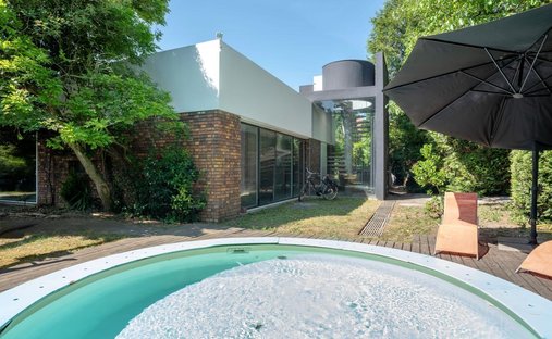 House in Coteaux-Felifeu, Argenteuil, France 1
