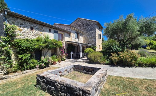 Casa en Allan, Auvernia-Ródano-Alpes, Francia 1