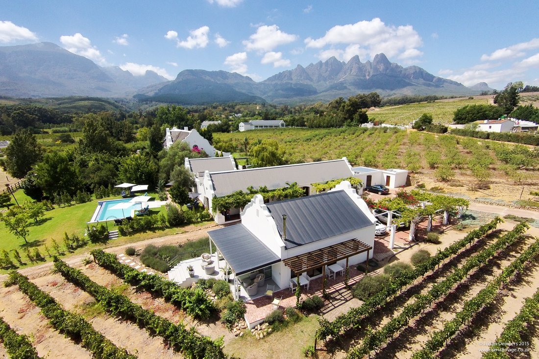 Farm Ranch in Drakenstein Local Municipality, Western Cape, South Africa 1 - 18369074